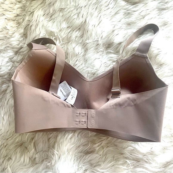 BNWT Lululemon Hold True Bra, Nude, Size 34E - Picture 2 of 5